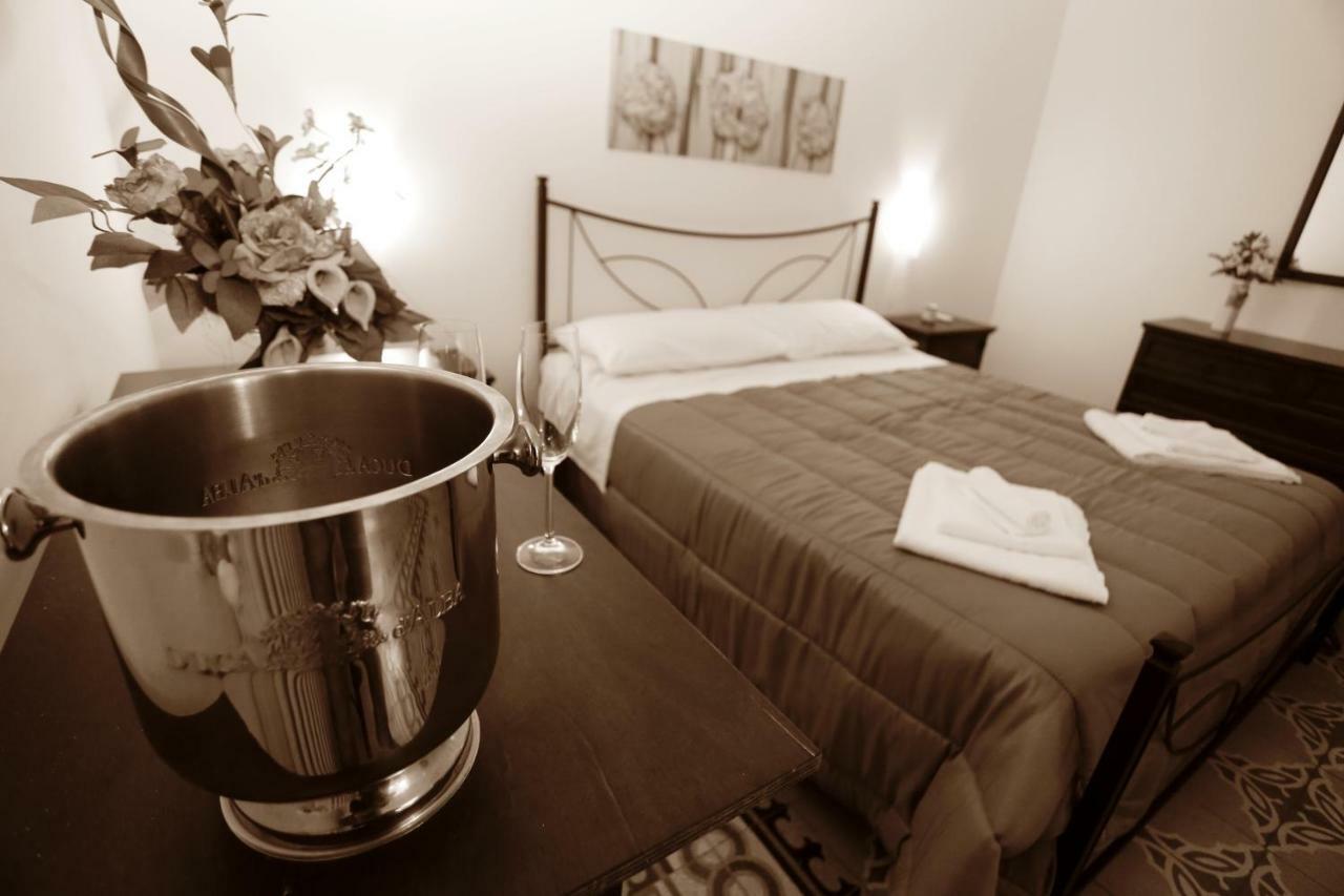 Rest And Go Bed & Breakfast Palermo Exterior photo